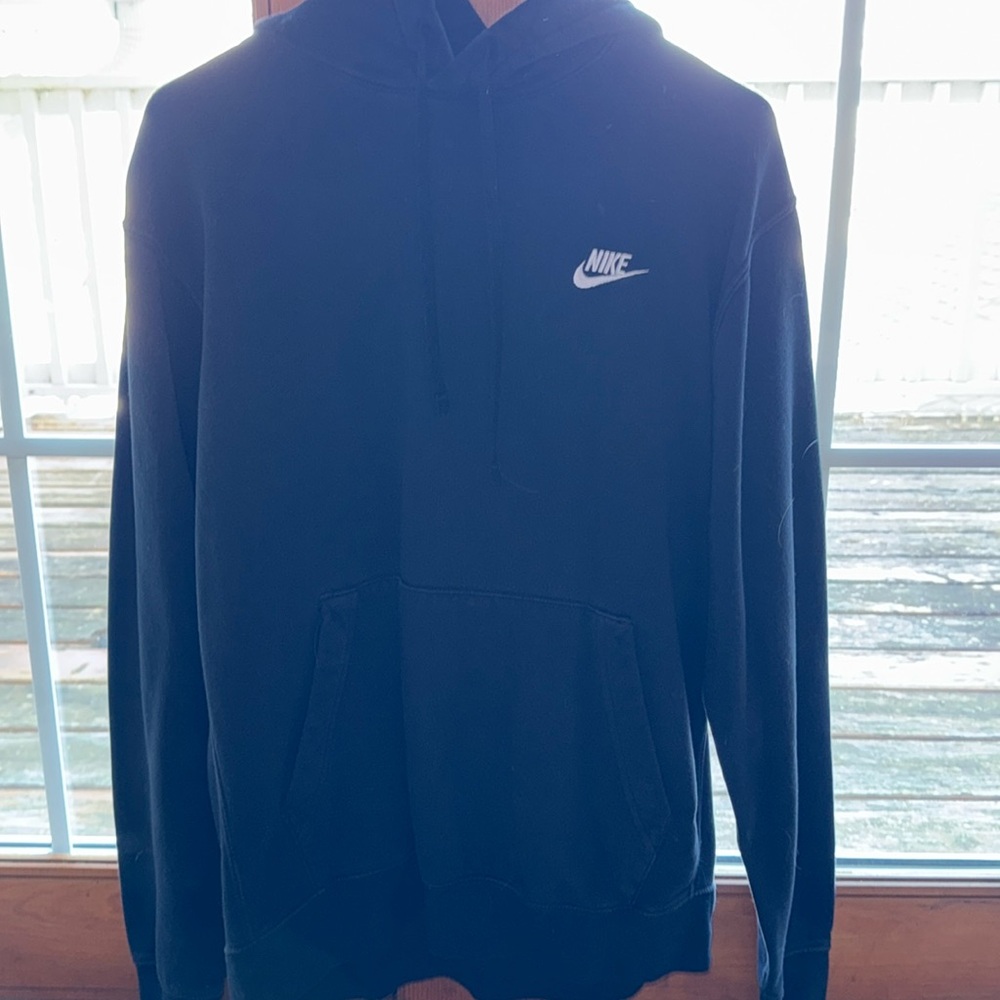 Selling a black Nike mens medium sweatshirt